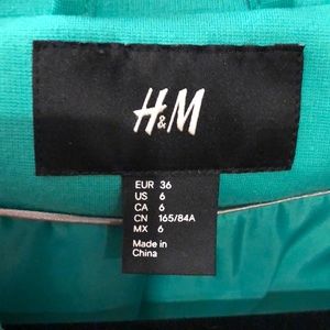 H&M Jackets & Coats - H&M kelly green jacket blazer - women’s 6 - EUC H&M Jackets & Coats - H&M kelly green jacket blazer - women’s 6 - EUC